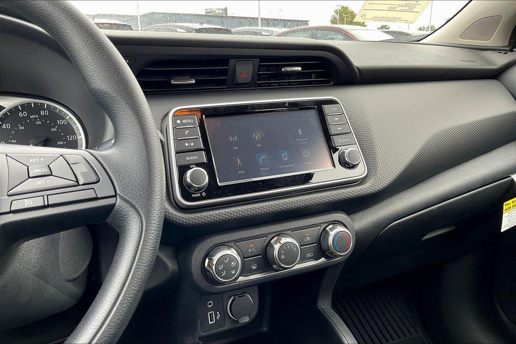 new 2025 Nissan Kicks Play car, priced at $21,955