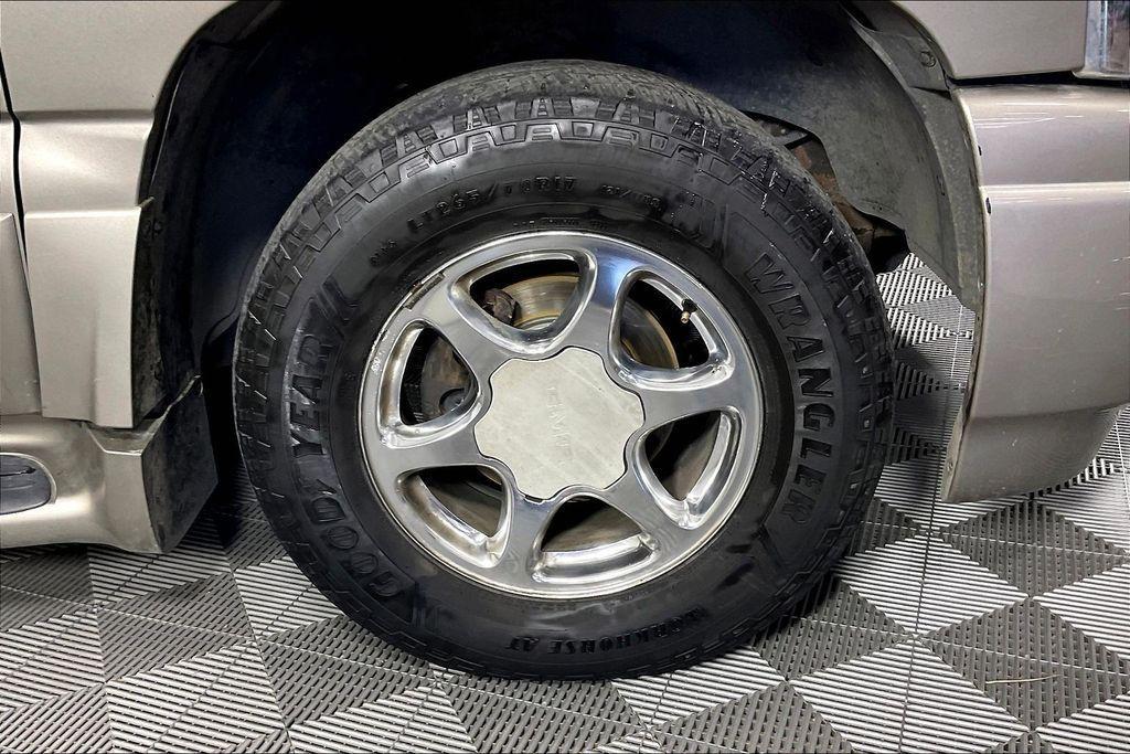 used 2003 GMC Yukon XL car, priced at $1,977