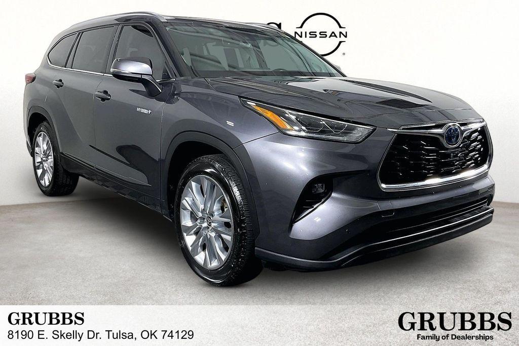 used 2021 Toyota Highlander Hybrid car, priced at $28,896