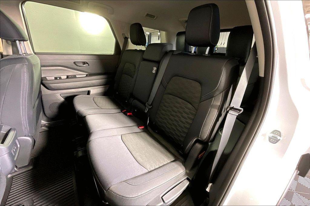 new 2026 Nissan Pathfinder car, priced at $38,922