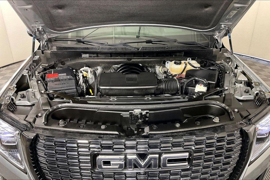 used 2024 GMC Yukon XL car, priced at $76,377