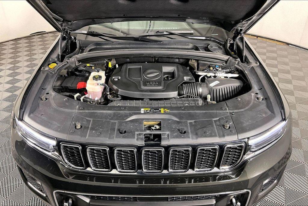 used 2024 Jeep Grand Cherokee car, priced at $32,776