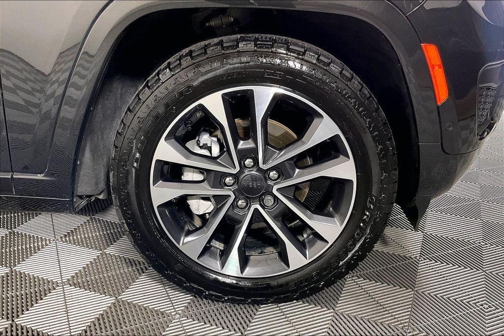 used 2024 Jeep Grand Cherokee car, priced at $32,776
