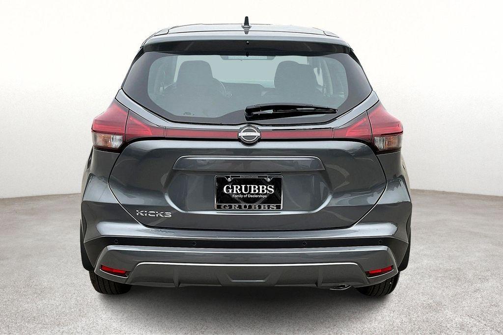 new 2025 Nissan Kicks Play car, priced at $21,955