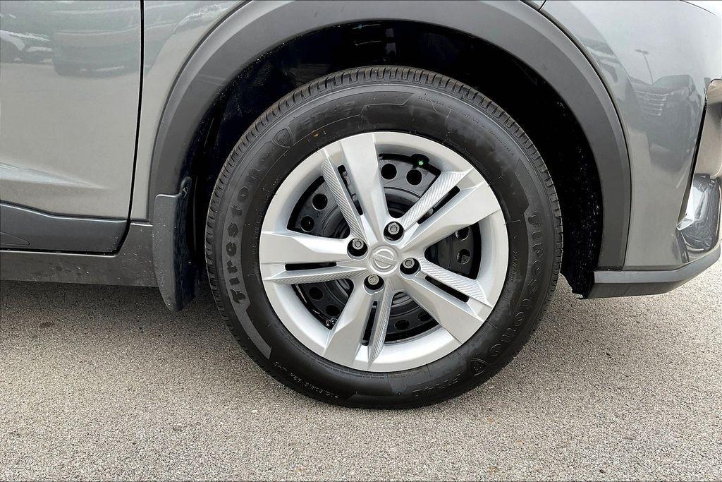 new 2025 Nissan Kicks Play car, priced at $21,955