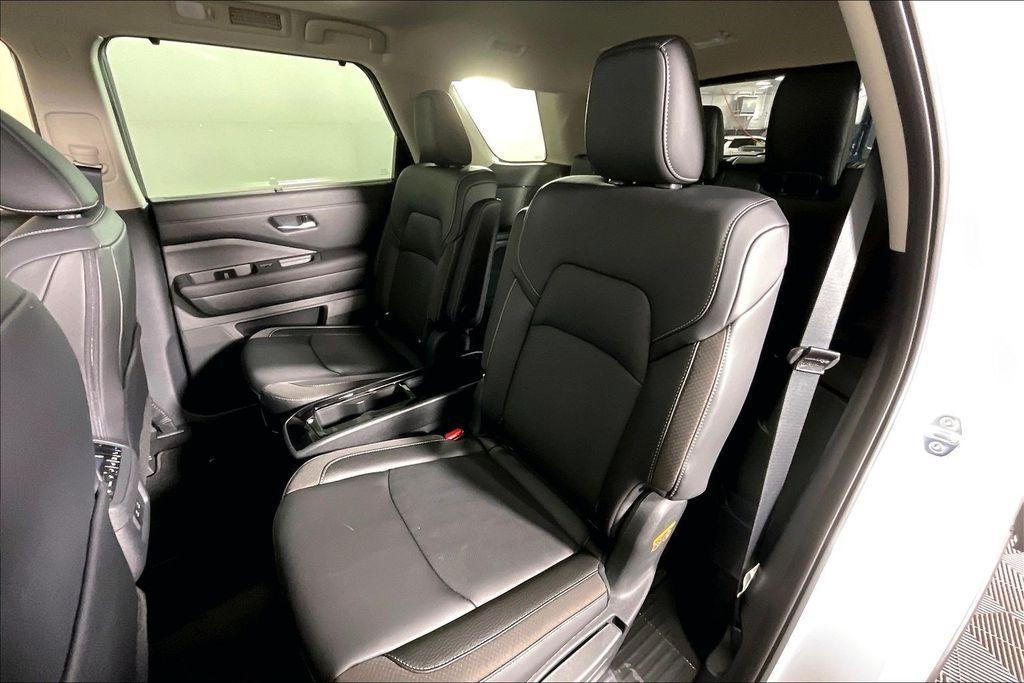 new 2026 Nissan Pathfinder car, priced at $45,684