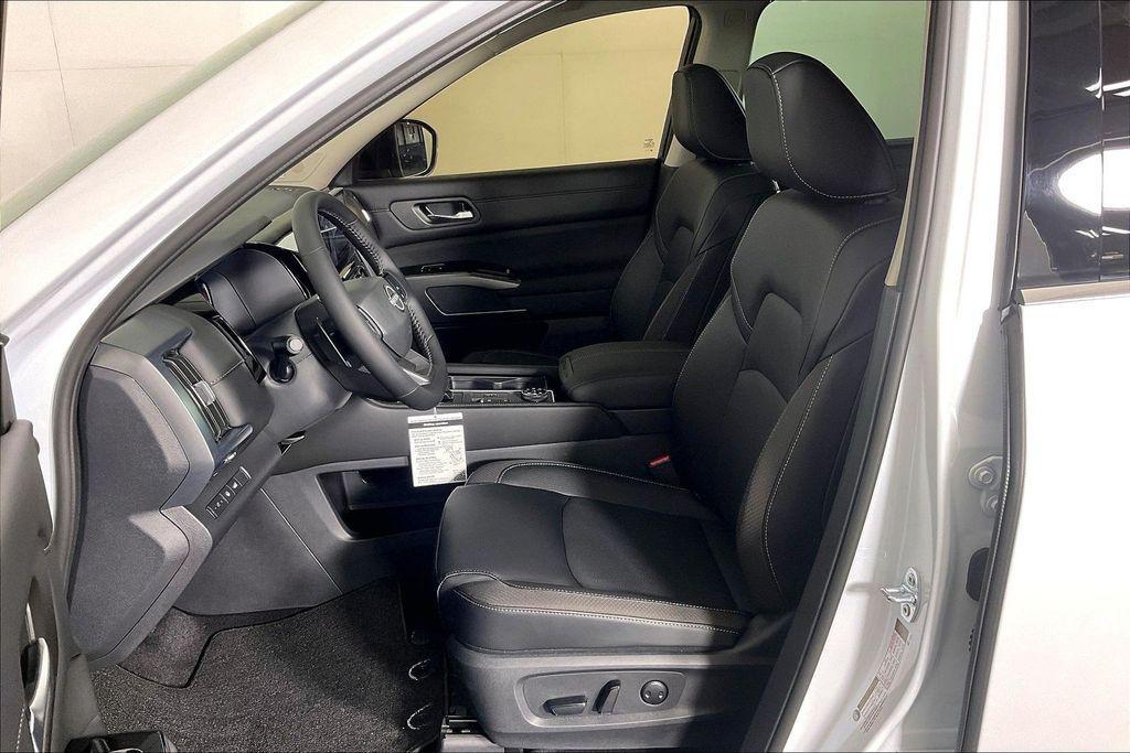 new 2026 Nissan Pathfinder car, priced at $45,684