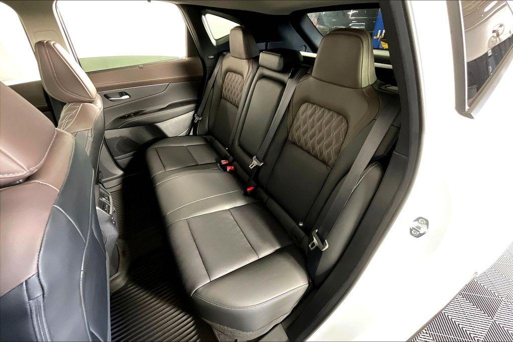 new 2025 Nissan Murano car, priced at $43,859