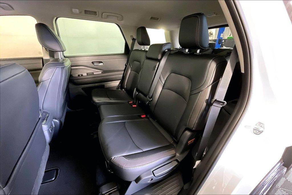 new 2026 Nissan Pathfinder car, priced at $41,835