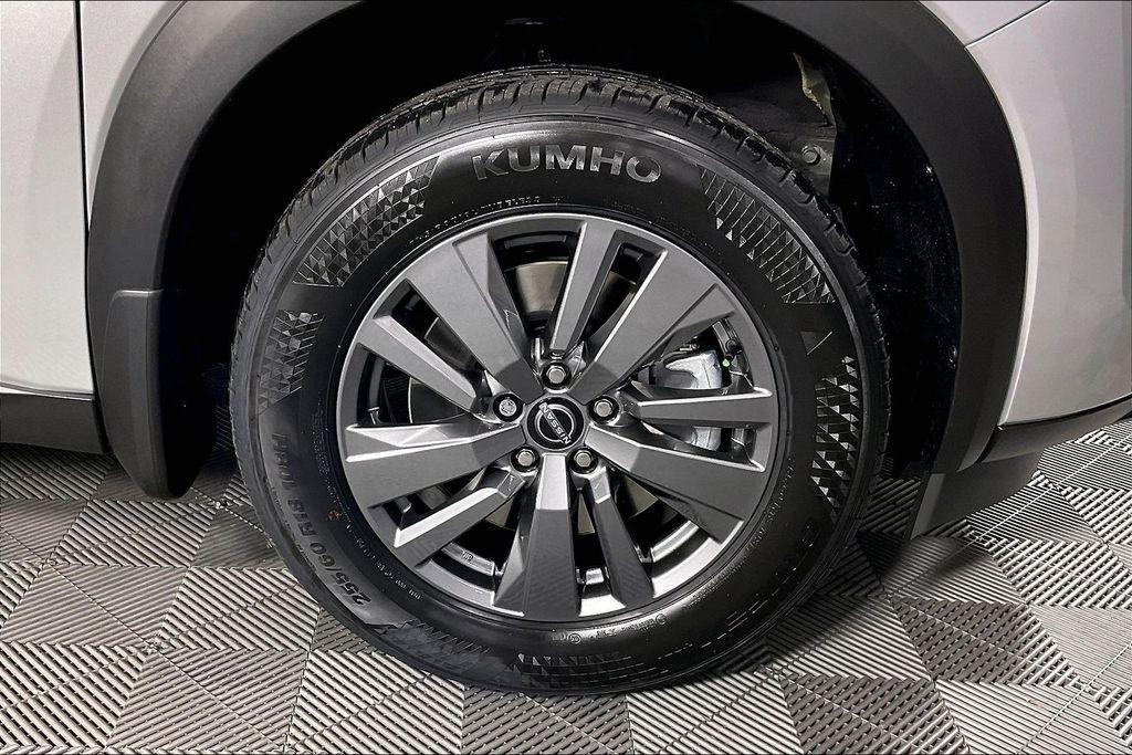 new 2025 Nissan Pathfinder car, priced at $33,366