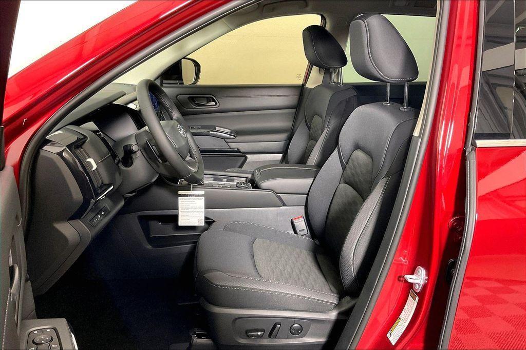 new 2026 Nissan Pathfinder car, priced at $38,922