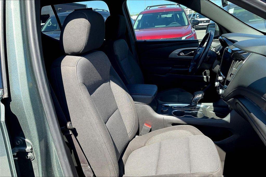 used 2022 Chevrolet Traverse car, priced at $20,896