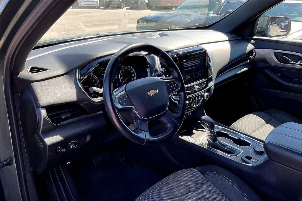 used 2022 Chevrolet Traverse car, priced at $20,896