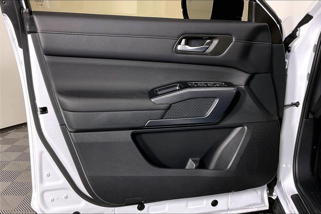 new 2026 Nissan Pathfinder car, priced at $41,835