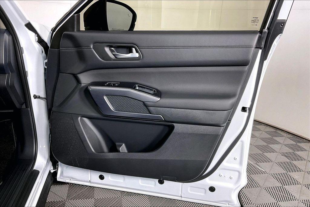 new 2026 Nissan Pathfinder car, priced at $41,835