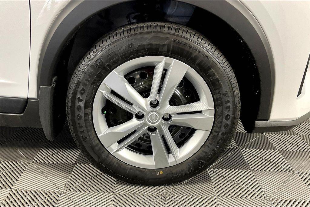 new 2025 Nissan Kicks Play car, priced at $21,955