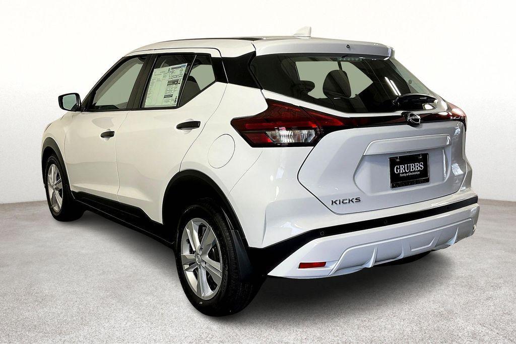 new 2025 Nissan Kicks Play car, priced at $21,955