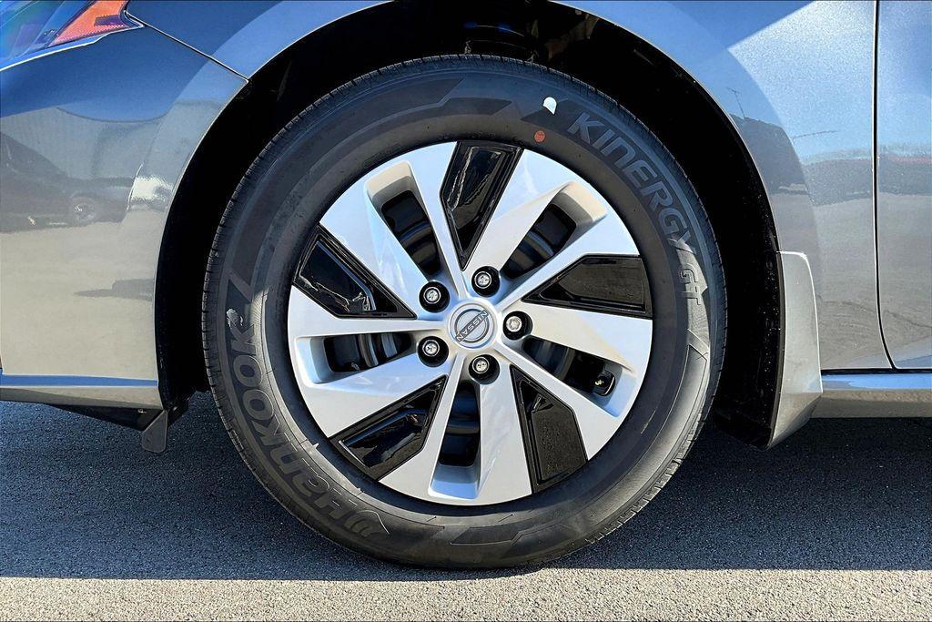 used 2025 Nissan Altima car, priced at $22,922