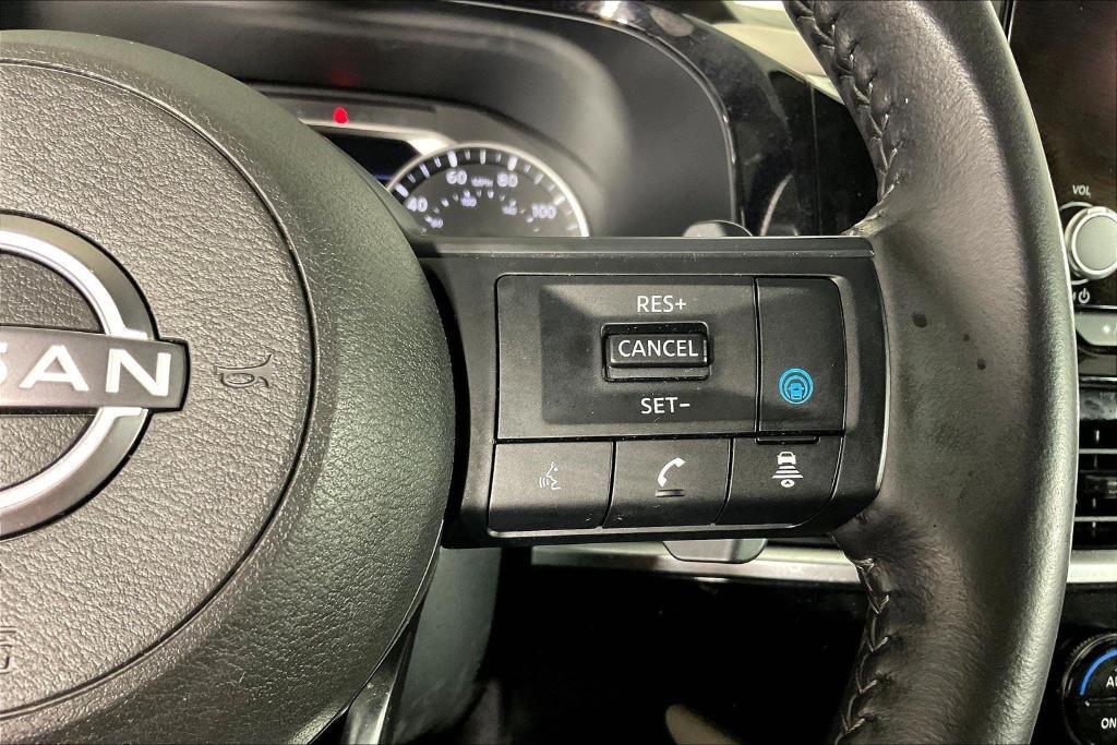 2024 Gun Metallic Nissan Pathfinder