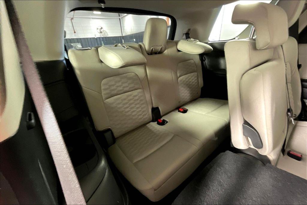 2024 Gun Metallic Nissan Pathfinder