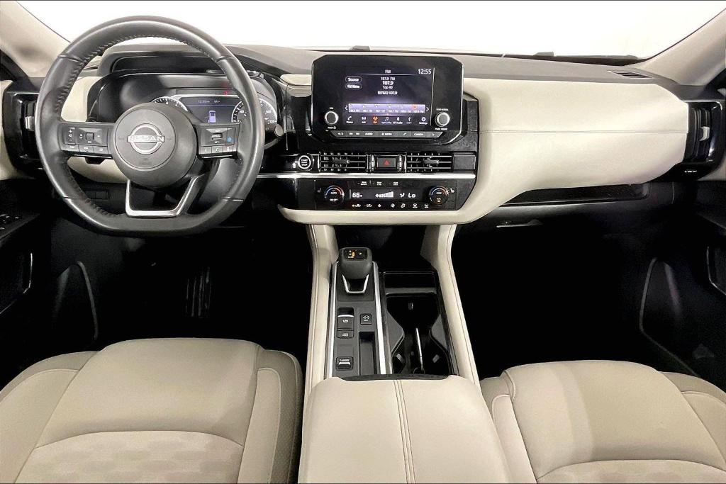 2024 Gun Metallic Nissan Pathfinder
