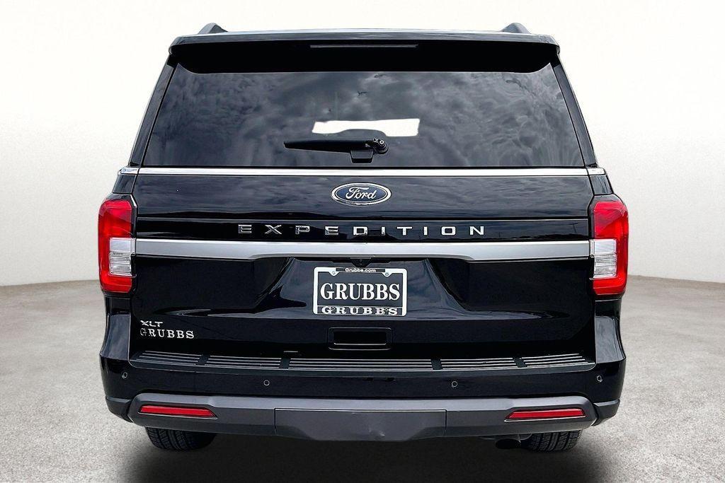 used 2024 Ford Expedition car, priced at $40,894