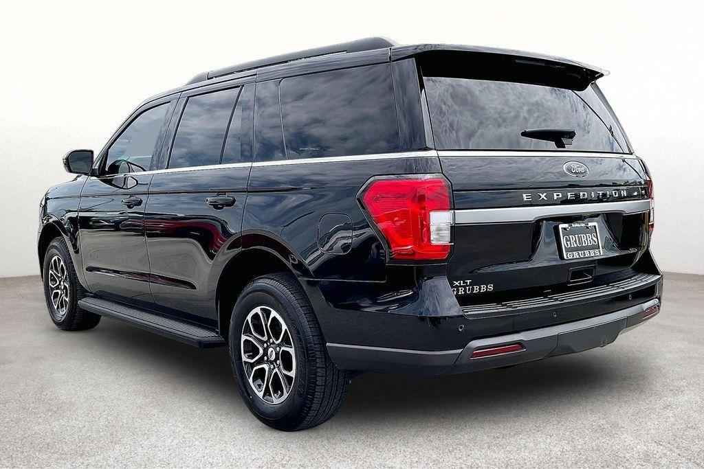 used 2024 Ford Expedition car, priced at $40,894