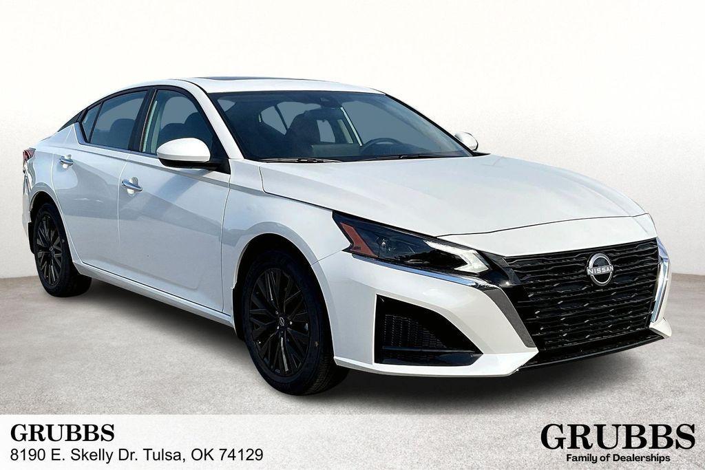 new 2025 Nissan Altima car, priced at $28,086