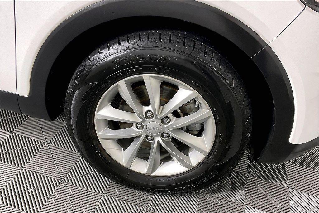 used 2016 Kia Sorento car, priced at $9,476