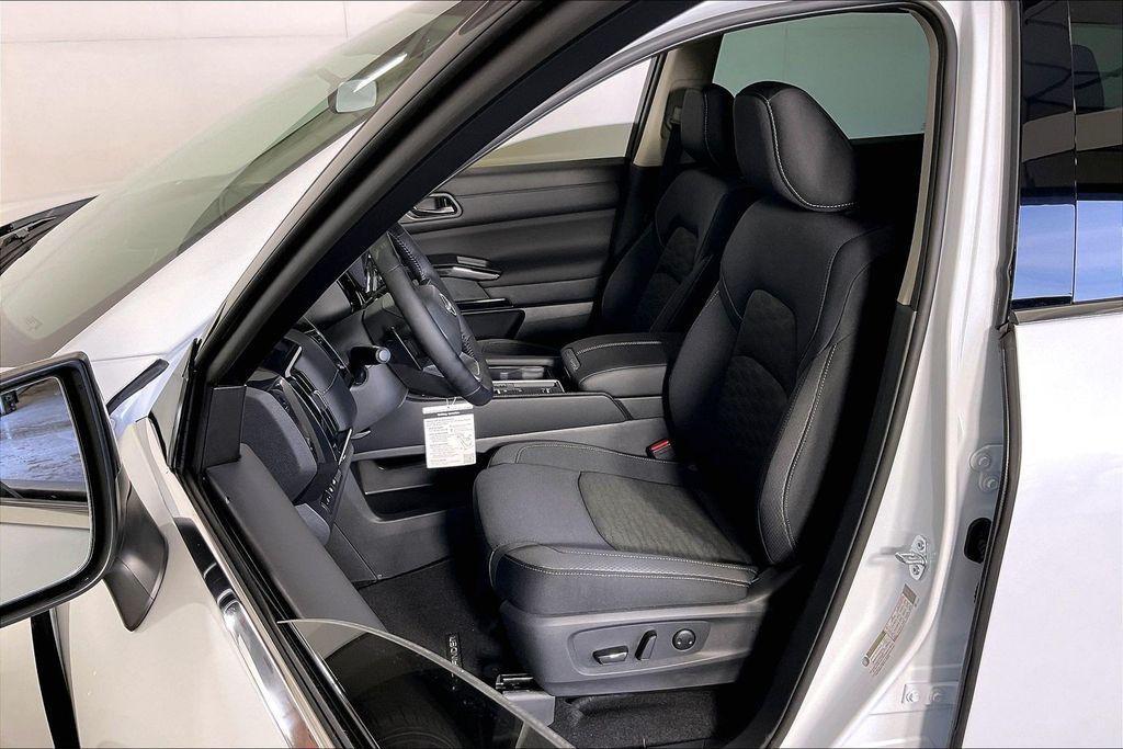 new 2026 Nissan Pathfinder car, priced at $39,359