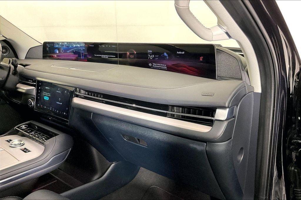 used 2025 Lincoln Navigator car, priced at $75,896