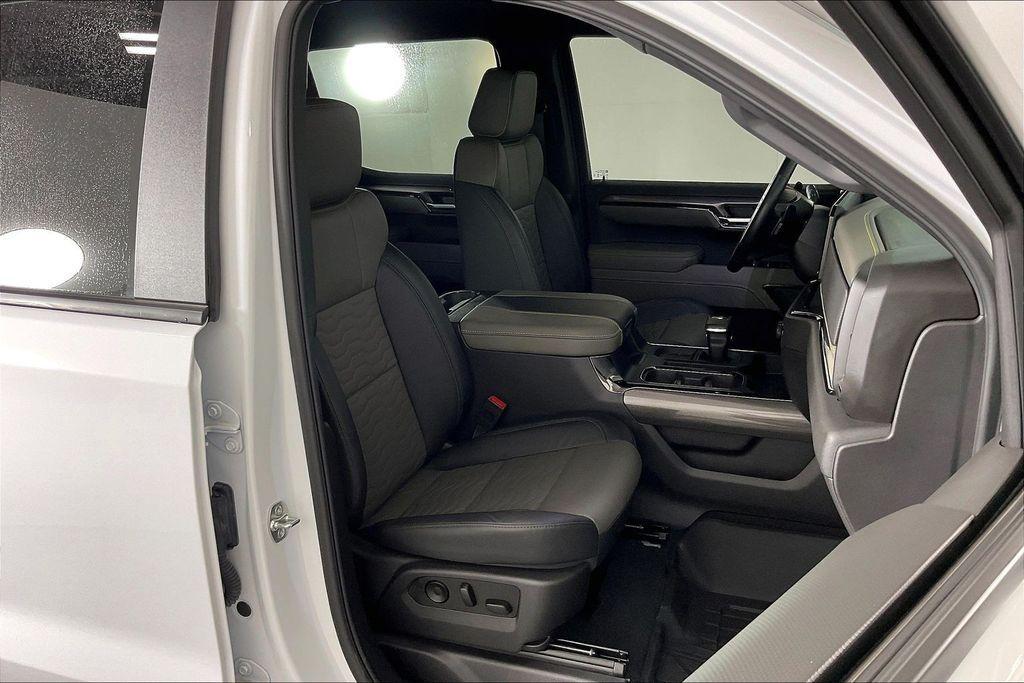 used 2025 Chevrolet Silverado 1500 car, priced at $59,992