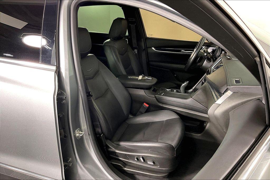used 2024 Cadillac XT5 car, priced at $31,896