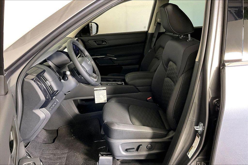 new 2026 Nissan Pathfinder car, priced at $38,951