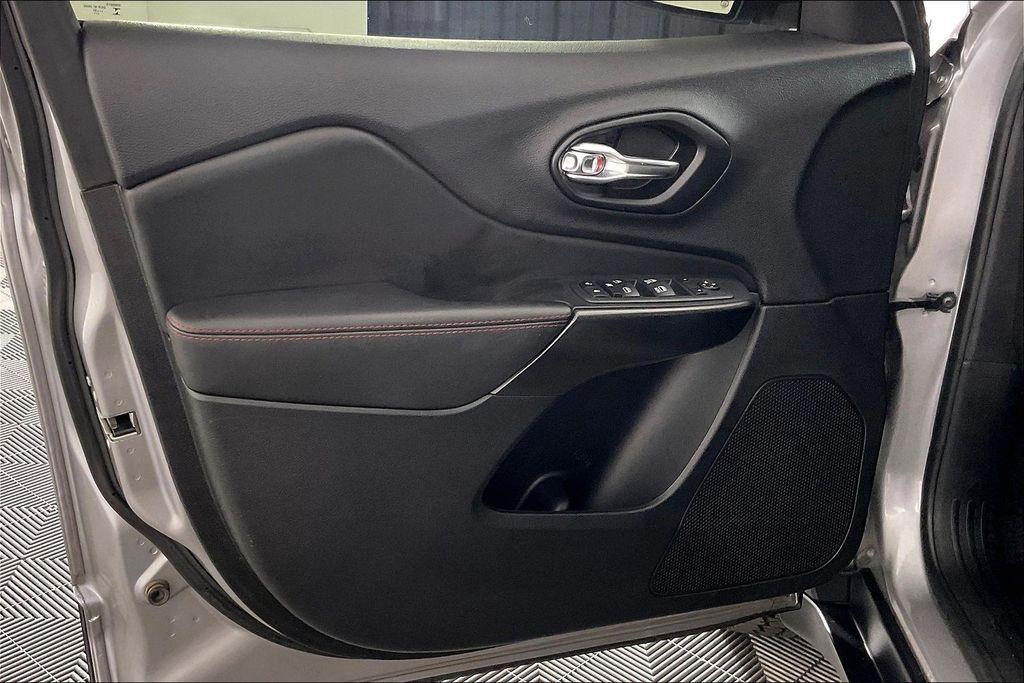 used 2022 Jeep Cherokee car, priced at $23,899