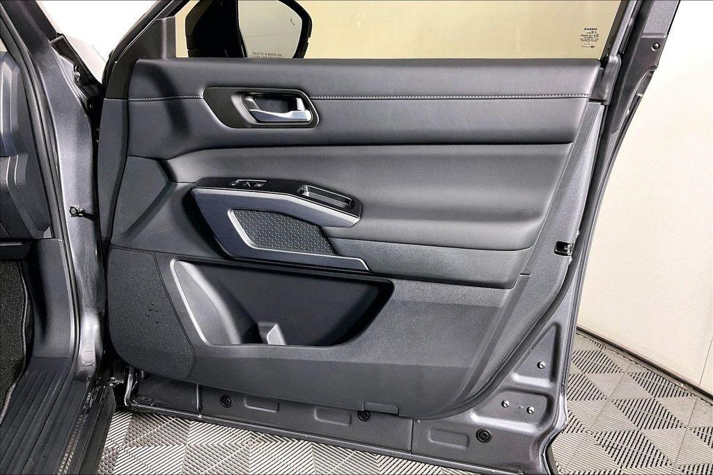 new 2026 Nissan Pathfinder car, priced at $41,427