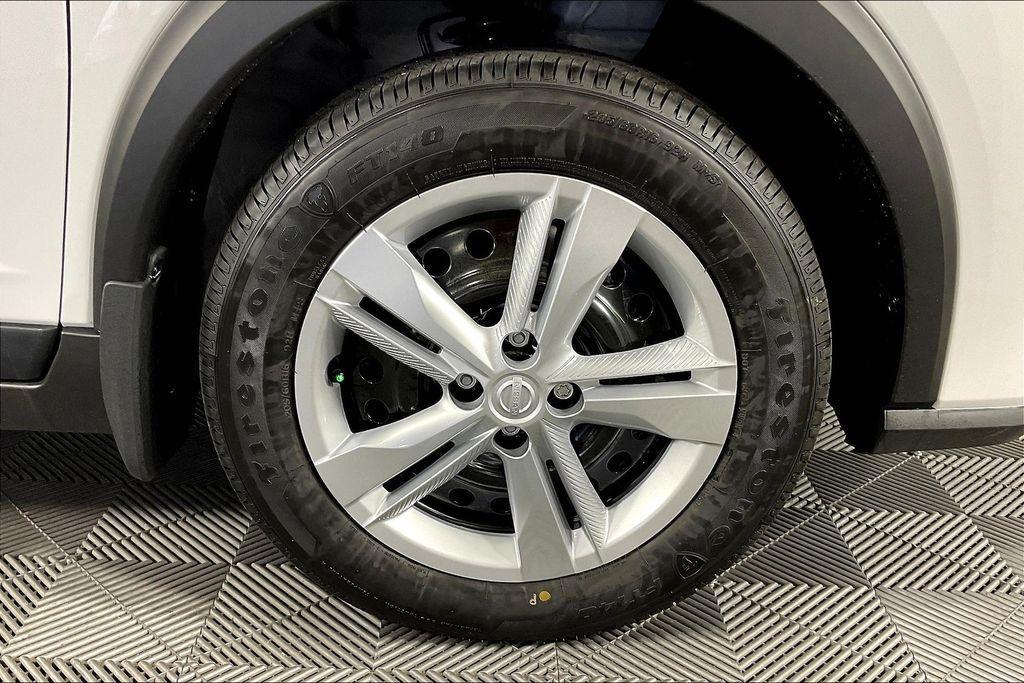 new 2025 Nissan Kicks Play car, priced at $19,882