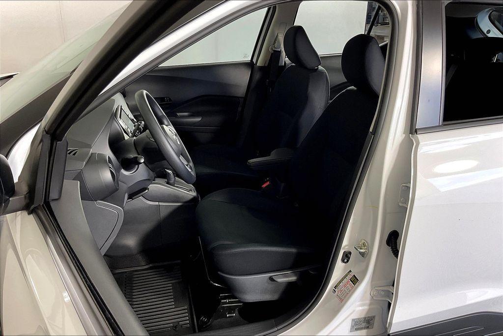 new 2025 Nissan Kicks Play car, priced at $19,882