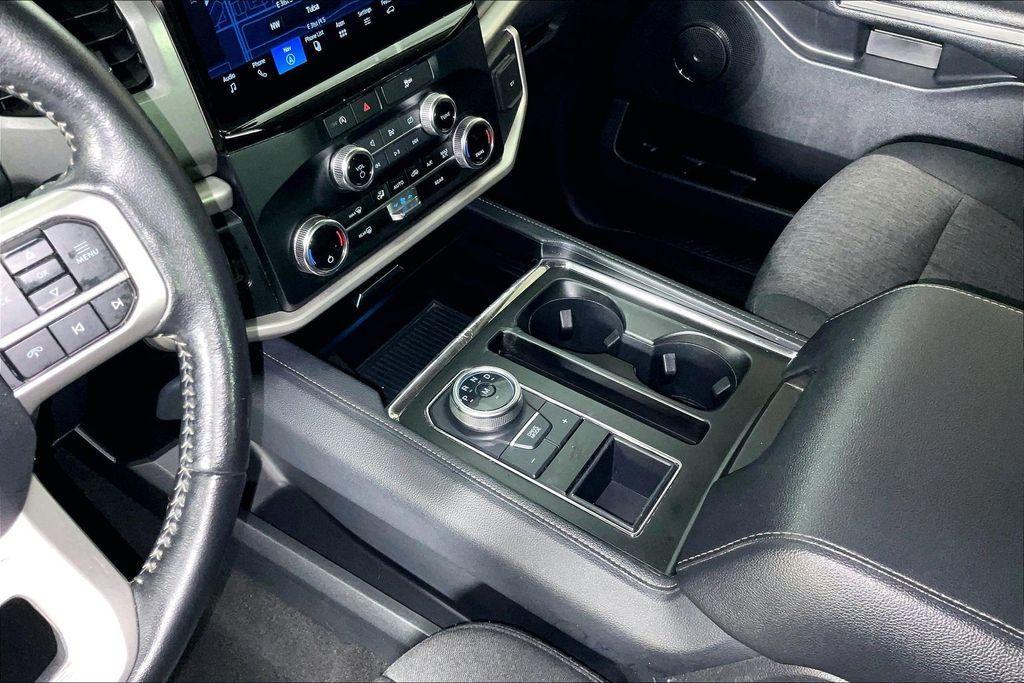 used 2024 Ford Expedition car, priced at $40,576