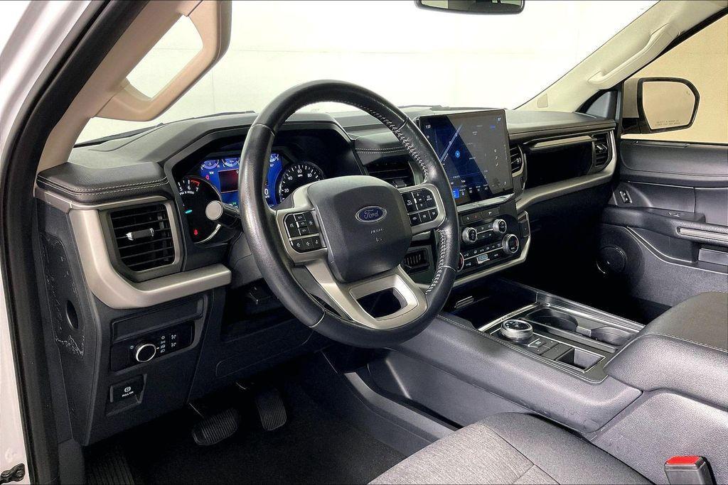 used 2024 Ford Expedition car, priced at $40,576