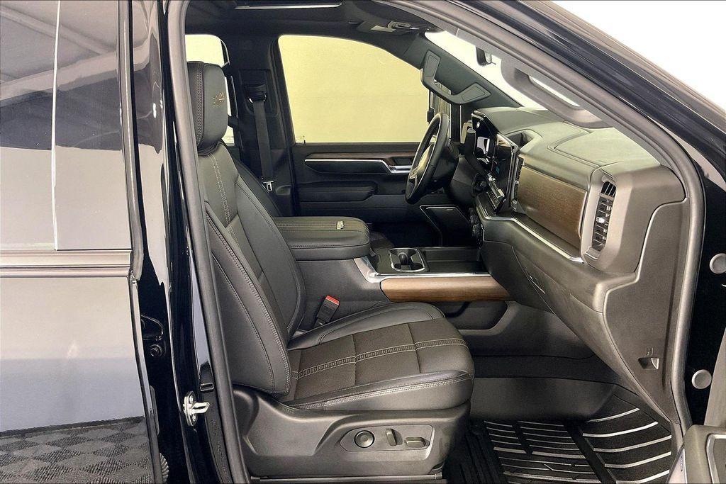 used 2024 Chevrolet Silverado 2500 car, priced at $68,899