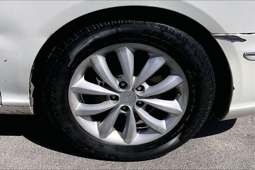 used 2006 Hyundai Azera car, priced at $3,967