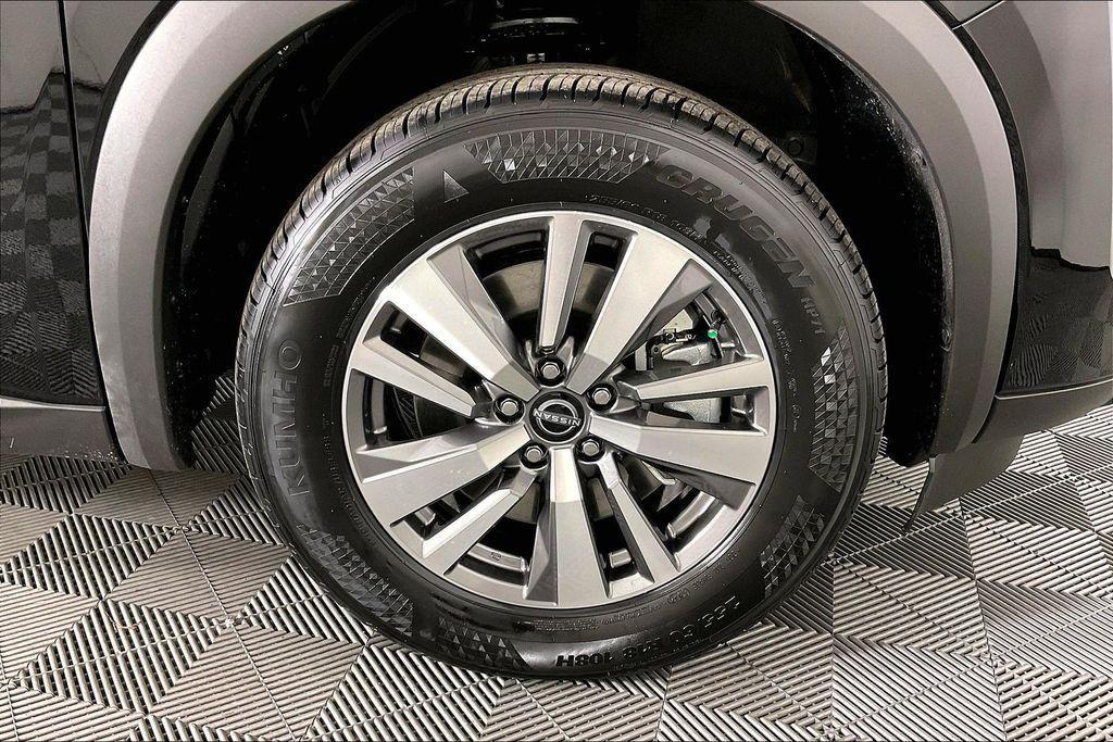 new 2026 Nissan Pathfinder car, priced at $40,380