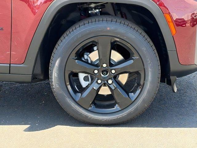 new 2026 Jeep Grand Cherokee car, priced at $42,801