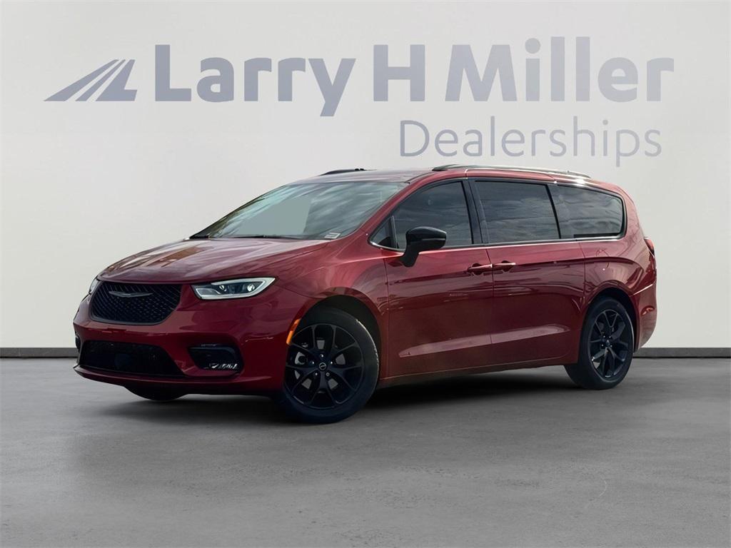 new 2026 Chrysler Pacifica car, priced at $48,022