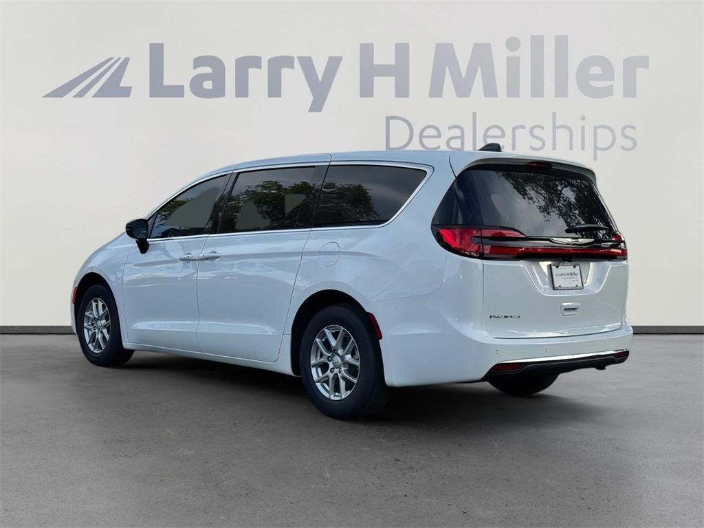 new 2026 Chrysler Pacifica car, priced at $38,987