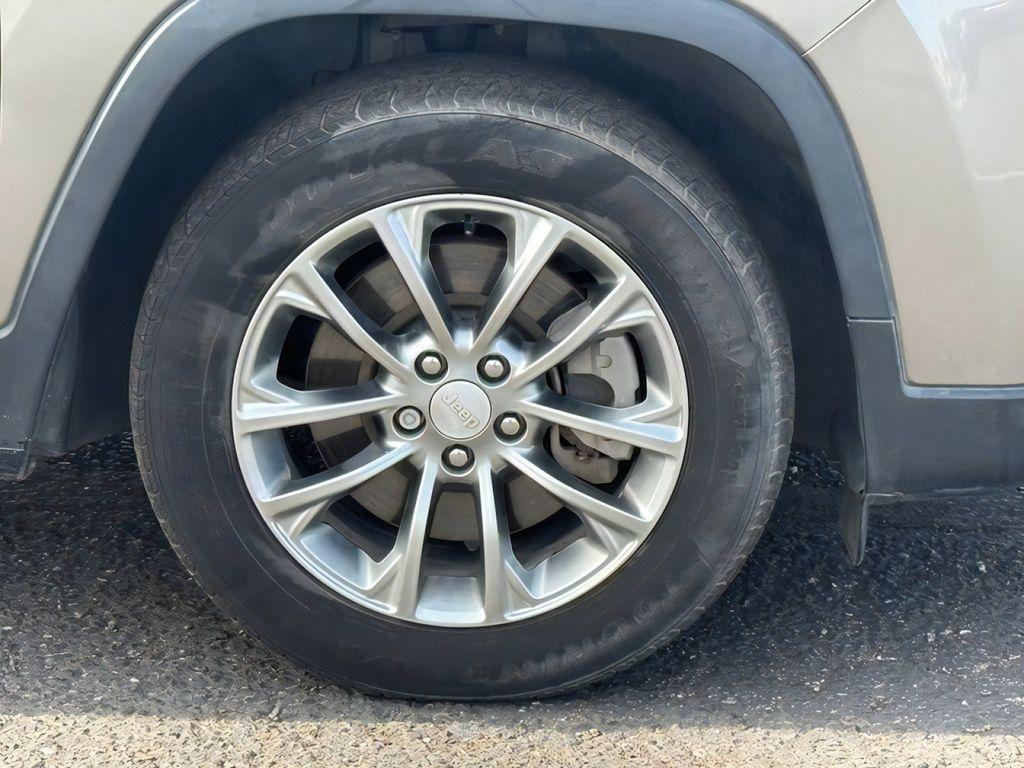 used 2020 Jeep Cherokee car, priced at $14,500