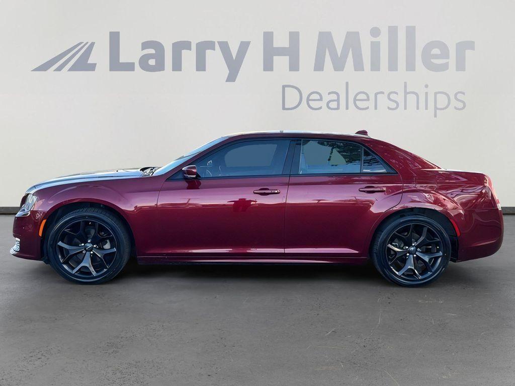 used 2022 Chrysler 300 car, priced at $17,000
