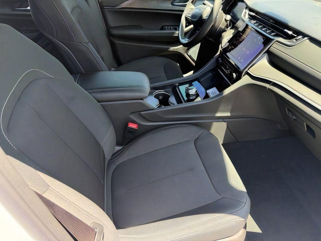 new 2026 Jeep Grand Cherokee L car, priced at $40,801