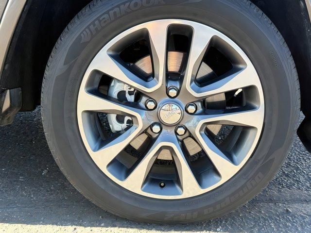 used 2017 Jeep Grand Cherokee car, priced at $20,800